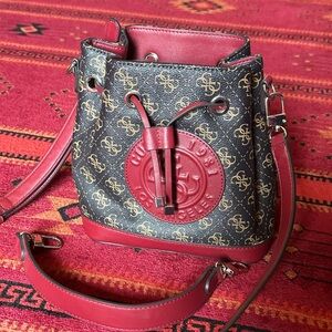 Bucket bag, worn once, stiff material